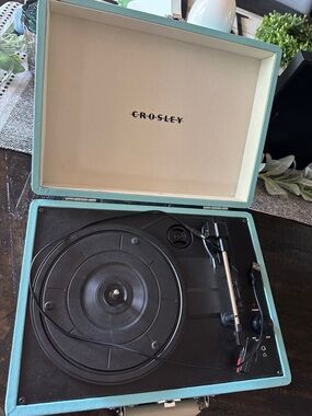 Crosley Portable Suitcase Turntable in Teal and Black